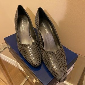 Roberto Capucci Leather Heels - Size 9